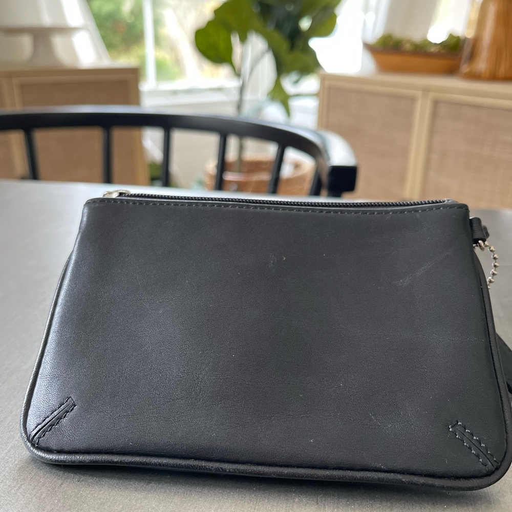 Authentic Vintage Coach Black Leather Wristlet - Picture 2 of 4